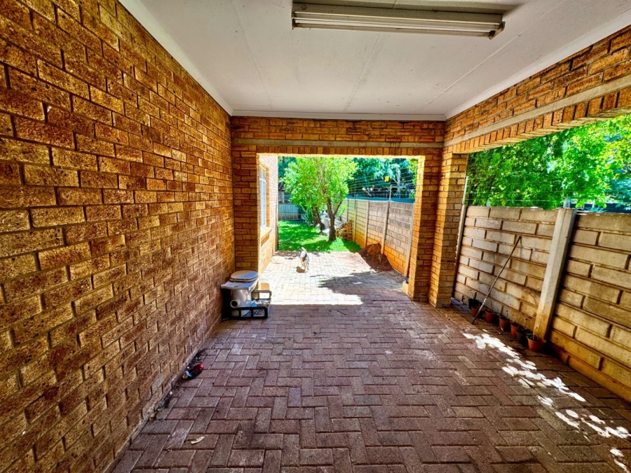 5 Bedroom Property for Sale in Potchefstroom North North West